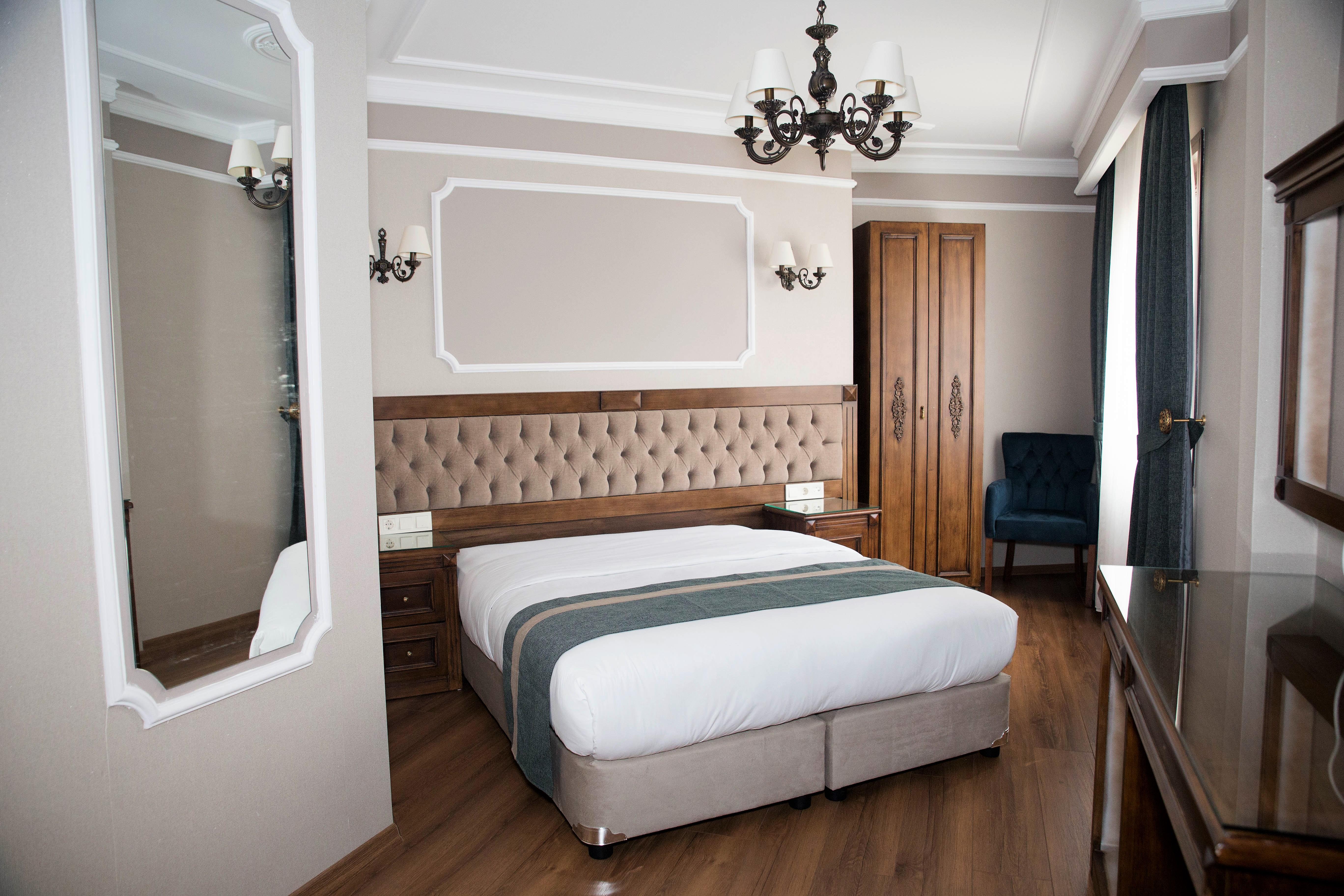 Ahmet Efendi Konagi Hotel Istanbul Bagian luar foto A bedroom at the hotel