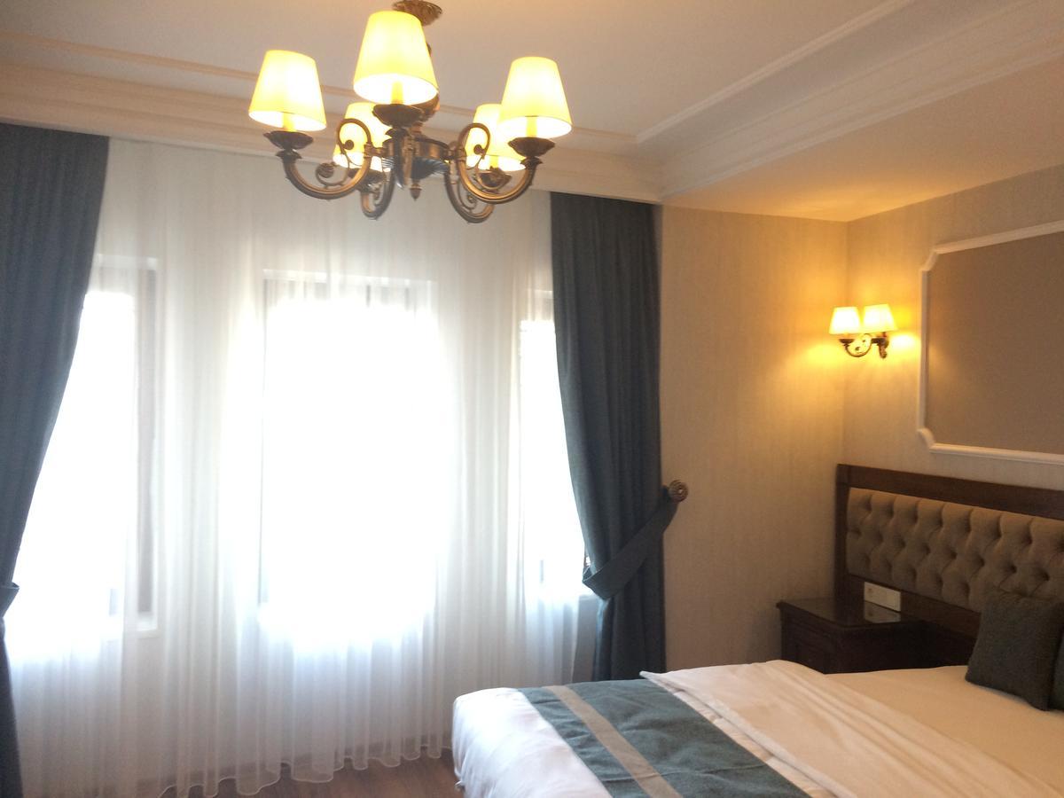 Ahmet Efendi Konagi Hotel Istanbul Bagian luar foto A bedroom at the hotel